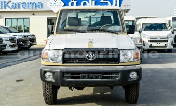 Acheter Import Voiture Toyota Land Cruiser Beige à Import - Dubai, Adrar Acheter Import Voiture Toyota Land Cruiser Beige à Import - Dubai, Adrar