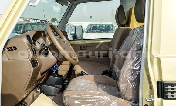 Acheter Import Voiture Toyota Land Cruiser Beige à Import - Dubai, Adrar Acheter Import Voiture Toyota Land Cruiser Beige à Import - Dubai, Adrar