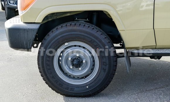 Acheter Import Voiture Toyota Land Cruiser Beige à Import - Dubai, Adrar Acheter Import Voiture Toyota Land Cruiser Beige à Import - Dubai, Adrar