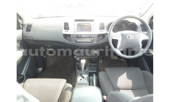 Acheter Import Voiture Toyota Hilux Blanc à Import - Dubai, Adrar Acheter Import Voiture Toyota Hilux Blanc à Import - Dubai, Adrar