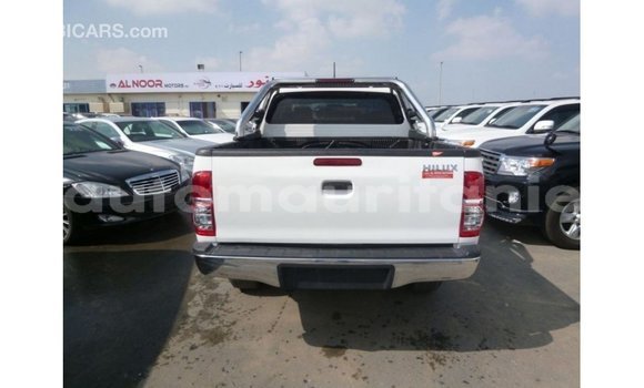 Acheter Import Voiture Toyota Hilux Blanc à Import - Dubai, Adrar Acheter Import Voiture Toyota Hilux Blanc à Import - Dubai, Adrar
