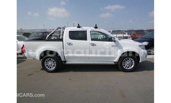 Acheter Import Voiture Toyota Hilux Blanc à Import - Dubai, Adrar Acheter Import Voiture Toyota Hilux Blanc à Import - Dubai, Adrar
