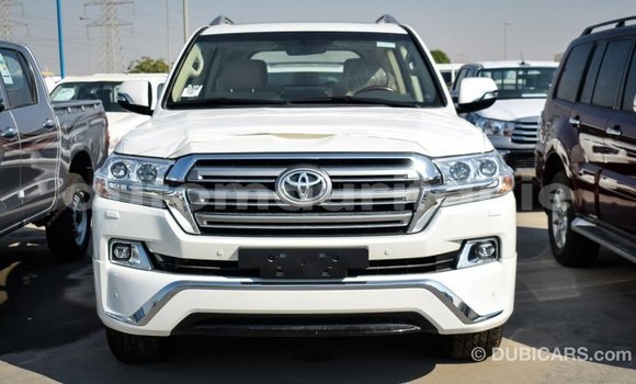Acheter Import Voiture Toyota Land Cruiser Blanc à Import - Dubai, Adrar Acheter Import Voiture Toyota Land Cruiser Blanc à Import - Dubai, Adrar