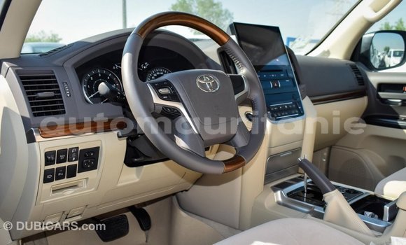 Acheter Import Voiture Toyota Land Cruiser Blanc à Import - Dubai, Adrar Acheter Import Voiture Toyota Land Cruiser Blanc à Import - Dubai, Adrar