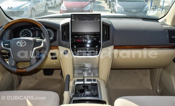 Acheter Import Voiture Toyota Land Cruiser Blanc à Import - Dubai, Adrar Acheter Import Voiture Toyota Land Cruiser Blanc à Import - Dubai, Adrar