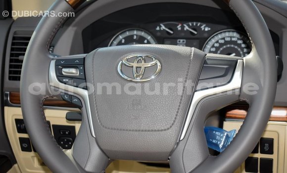Acheter Import Voiture Toyota Land Cruiser Blanc à Import - Dubai, Adrar Acheter Import Voiture Toyota Land Cruiser Blanc à Import - Dubai, Adrar