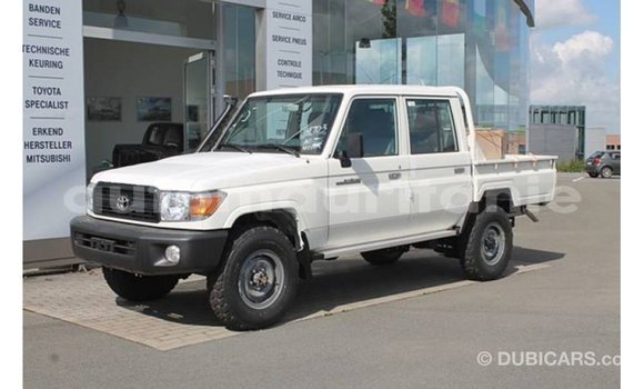 Acheter Import Voiture Toyota Land Cruiser Blanc à Import - Dubai, Adrar Acheter Import Voiture Toyota Land Cruiser Blanc à Import - Dubai, Adrar