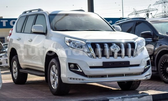 Acheter Import Voiture Toyota Prado Blanc à Import - Dubai, Adrar Acheter Import Voiture Toyota Prado Blanc à Import - Dubai, Adrar
