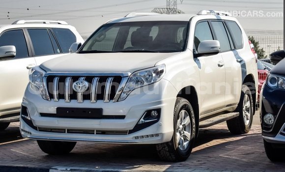 Acheter Import Voiture Toyota Prado Blanc à Import - Dubai, Adrar Acheter Import Voiture Toyota Prado Blanc à Import - Dubai, Adrar