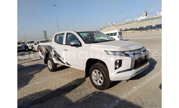Buy Import Mitsubishi L200 White Car in Import - Dubai in Adrar Buy Import Mitsubishi L200 White Car in Import - Dubai in Adrar