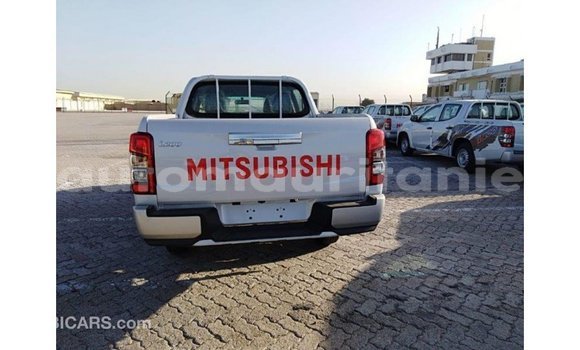 Buy Import Mitsubishi L200 White Car in Import - Dubai in Adrar Buy Import Mitsubishi L200 White Car in Import - Dubai in Adrar