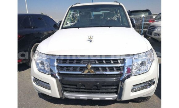 Buy Import Mitsubishi Pajero White Car in Import - Dubai in Adrar Buy Import Mitsubishi Pajero White Car in Import - Dubai in Adrar