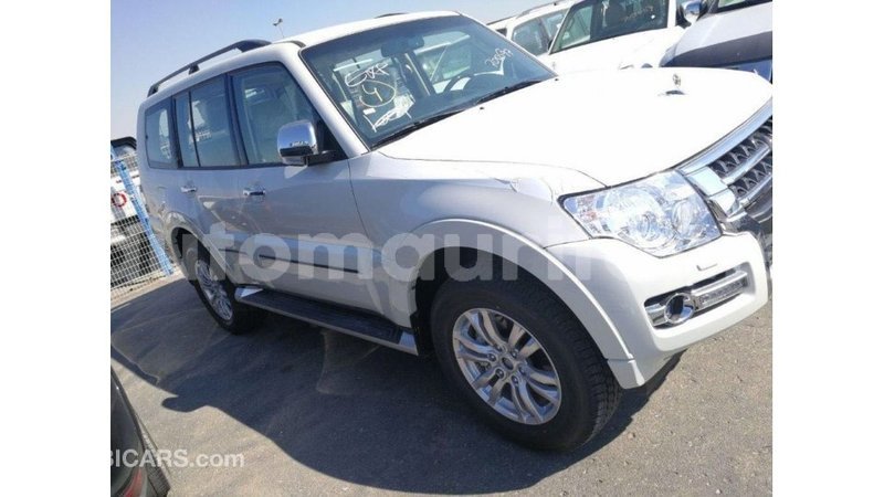 Big with watermark mitsubishi pajero adrar import dubai 3304