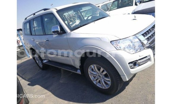 Buy Import Mitsubishi Pajero White Car in Import - Dubai in Adrar Buy Import Mitsubishi Pajero White Car in Import - Dubai in Adrar