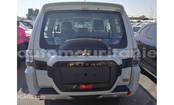 Buy Import Mitsubishi Pajero White Car in Import - Dubai in Adrar Buy Import Mitsubishi Pajero White Car in Import - Dubai in Adrar