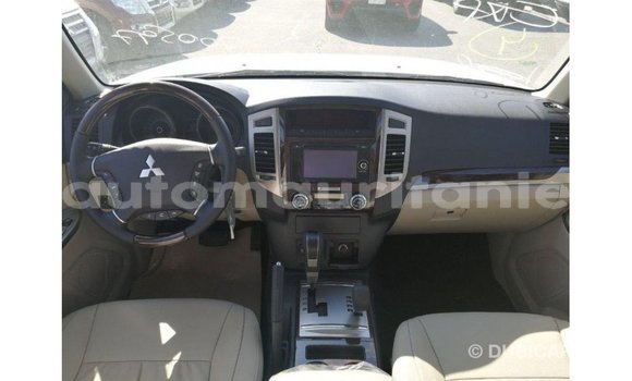 Buy Import Mitsubishi Pajero White Car in Import - Dubai in Adrar Buy Import Mitsubishi Pajero White Car in Import - Dubai in Adrar