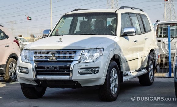Acheter Import Voiture Mitsubishi Pajero Blanc à Import - Dubai, Adrar Acheter Import Voiture Mitsubishi Pajero Blanc à Import - Dubai, Adrar