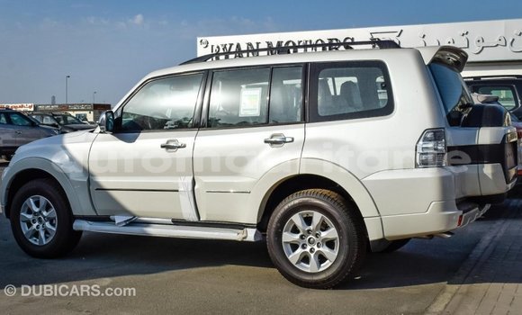 Acheter Import Voiture Mitsubishi Pajero Blanc à Import - Dubai, Adrar Acheter Import Voiture Mitsubishi Pajero Blanc à Import - Dubai, Adrar