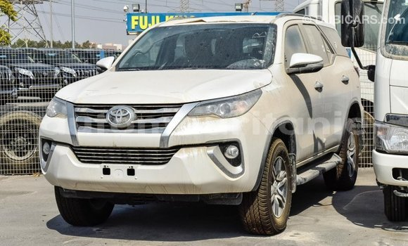 Buy Import Toyota Fortuner White Car in Import - Dubai in Adrar Buy Import Toyota Fortuner White Car in Import - Dubai in Adrar