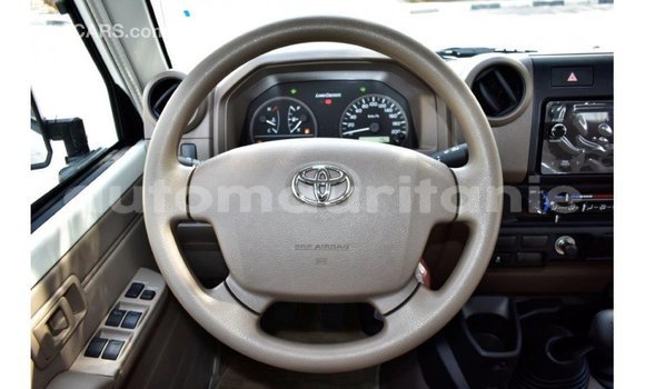 Buy Import Toyota Land Cruiser White Car in Import - Dubai in Adrar Buy Import Toyota Land Cruiser White Car in Import - Dubai in Adrar