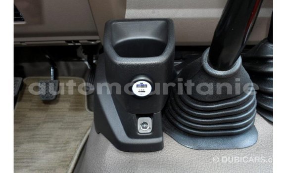 Buy Import Toyota Land Cruiser White Car in Import - Dubai in Adrar Buy Import Toyota Land Cruiser White Car in Import - Dubai in Adrar