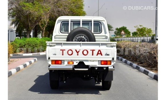 Buy Import Toyota Land Cruiser White Car in Import - Dubai in Adrar Buy Import Toyota Land Cruiser White Car in Import - Dubai in Adrar