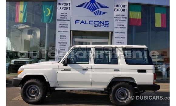 Acheter Import Voiture Toyota Land Cruiser Blanc à Import - Dubai, Adrar Acheter Import Voiture Toyota Land Cruiser Blanc à Import - Dubai, Adrar