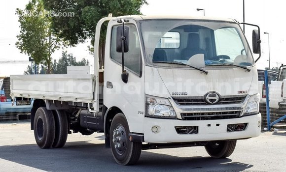 Acheter Import Utilitaire Hino 300 Series Blanc à Import - Dubai, Adrar Acheter Import Utilitaire Hino 300 Series Blanc à Import - Dubai, Adrar