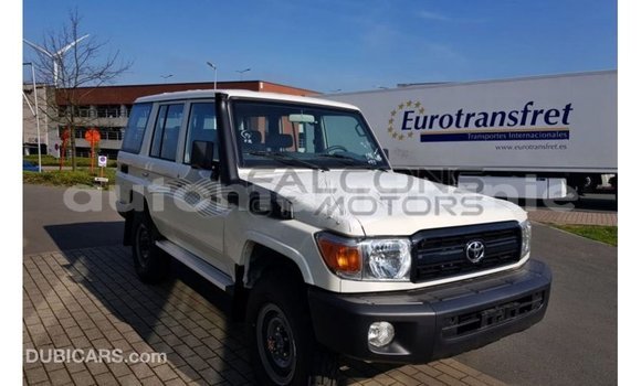 Acheter Import Voiture Toyota Land Cruiser Blanc à Import - Dubai, Adrar Acheter Import Voiture Toyota Land Cruiser Blanc à Import - Dubai, Adrar