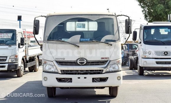 Acheter Import Utilitaire Hino 300 Series Blanc à Import - Dubai, Adrar Acheter Import Utilitaire Hino 300 Series Blanc à Import - Dubai, Adrar