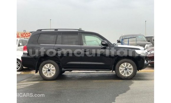 Acheter Import Voiture Toyota Land Cruiser Noir à Import - Dubai, Adrar Acheter Import Voiture Toyota Land Cruiser Noir à Import - Dubai, Adrar