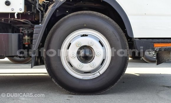 Acheter Import Voiture Mitsubishi Carisma Blanc à Import - Dubai, Adrar