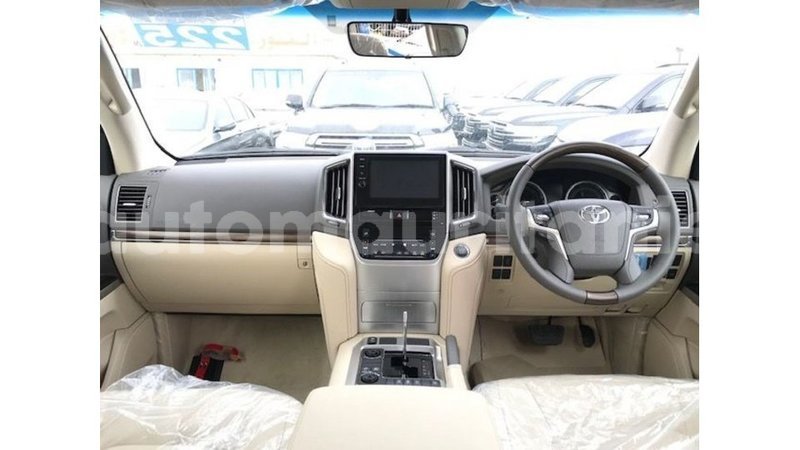 Big with watermark toyota land cruiser adrar import dubai 3321