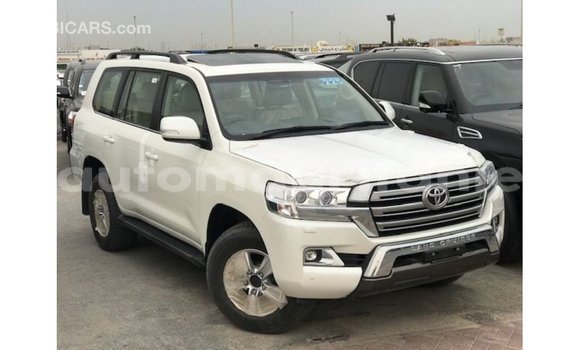 Buy Import Toyota Land Cruiser White Car in Import - Dubai in Adrar Buy Import Toyota Land Cruiser White Car in Import - Dubai in Adrar
