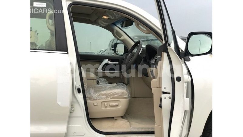 Big with watermark toyota land cruiser adrar import dubai 3321