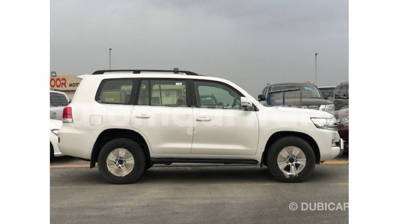 Big with watermark toyota land cruiser adrar import dubai 3321