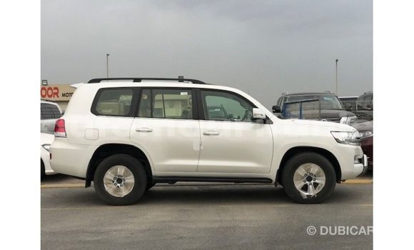 Buy Import Toyota Land Cruiser White Car in Import - Dubai in Adrar Buy Import Toyota Land Cruiser White Car in Import - Dubai in Adrar