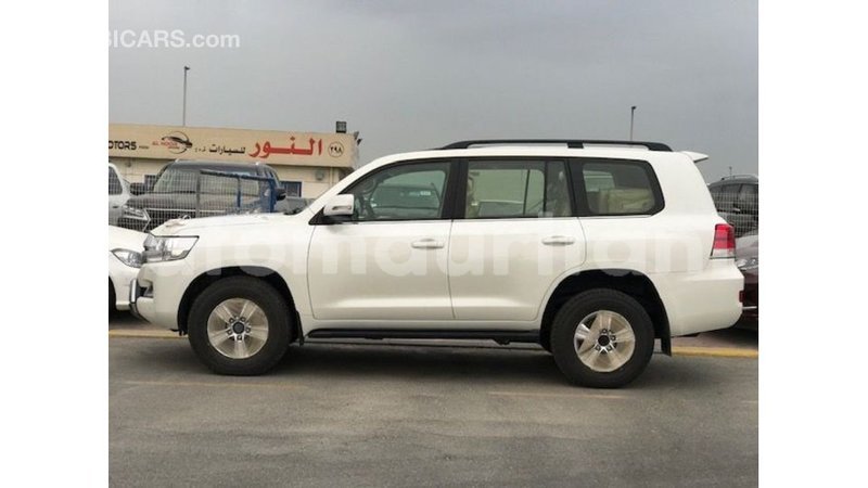 Big with watermark toyota land cruiser adrar import dubai 3321
