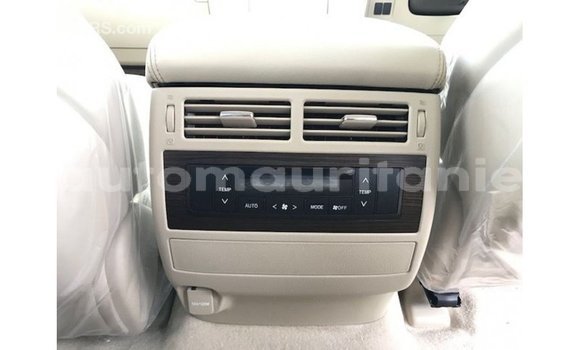 Buy Import Toyota Land Cruiser White Car in Import - Dubai in Adrar Buy Import Toyota Land Cruiser White Car in Import - Dubai in Adrar