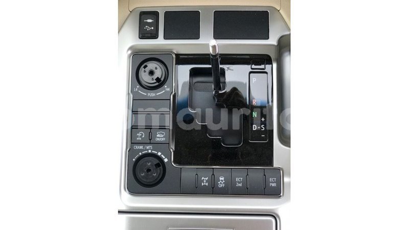 Big with watermark toyota land cruiser adrar import dubai 3321