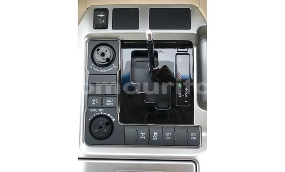 Acheter Import Voiture Toyota Land Cruiser Blanc à Import - Dubai, Adrar Acheter Import Voiture Toyota Land Cruiser Blanc à Import - Dubai, Adrar