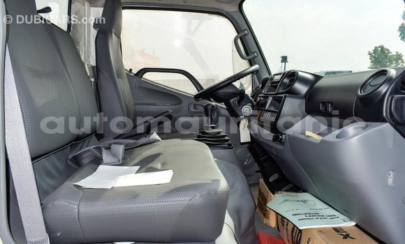 Acheter Import Utilitaire Hino 300 Series Blanc à Import - Dubai, Adrar Acheter Import Utilitaire Hino 300 Series Blanc à Import - Dubai, Adrar