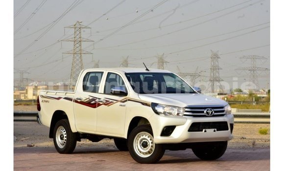 Buy Import Toyota Hilux White Car in Import - Dubai in Adrar Buy Import Toyota Hilux White Car in Import - Dubai in Adrar