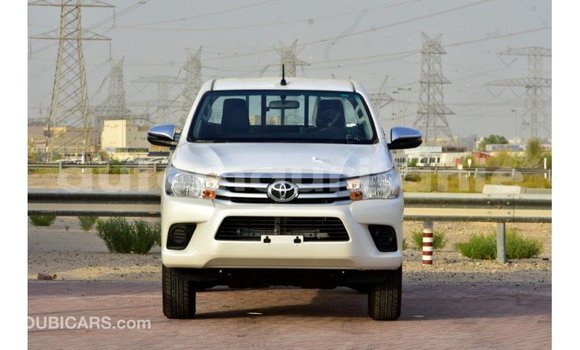 Buy Import Toyota Hilux White Car in Import - Dubai in Adrar Buy Import Toyota Hilux White Car in Import - Dubai in Adrar