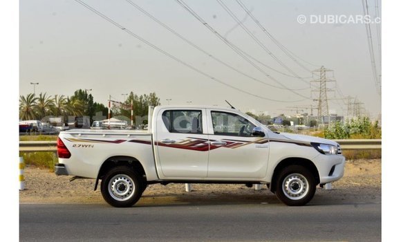 Buy Import Toyota Hilux White Car in Import - Dubai in Adrar Buy Import Toyota Hilux White Car in Import - Dubai in Adrar