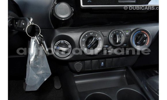 Buy Import Toyota Hilux White Car in Import - Dubai in Adrar Buy Import Toyota Hilux White Car in Import - Dubai in Adrar