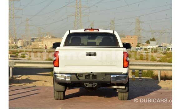 Buy Import Toyota Tundra White Car in Import - Dubai in Adrar Buy Import Toyota Tundra White Car in Import - Dubai in Adrar