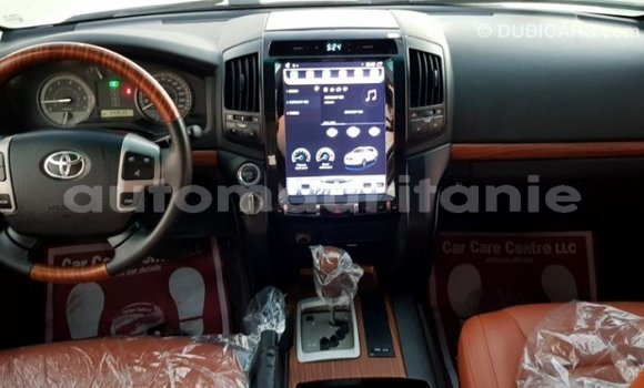 Acheter Import Voiture Toyota Land Cruiser Blanc à Import - Dubai, Adrar Acheter Import Voiture Toyota Land Cruiser Blanc à Import - Dubai, Adrar