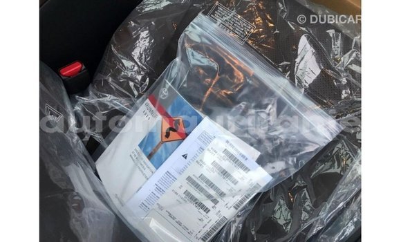 Acheter Import Utilitaire Toyota HiAce Blanc à Import - Dubai, Adrar Acheter Import Utilitaire Toyota HiAce Blanc à Import - Dubai, Adrar