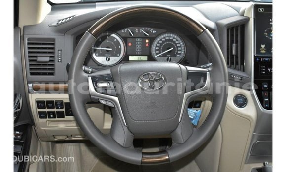 Buy Import Toyota Land Cruiser White Car in Import - Dubai in Adrar Buy Import Toyota Land Cruiser White Car in Import - Dubai in Adrar
